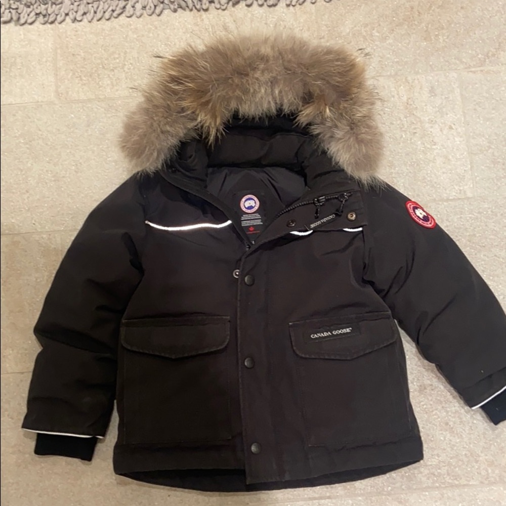 Canada Goose 4-5T down coat